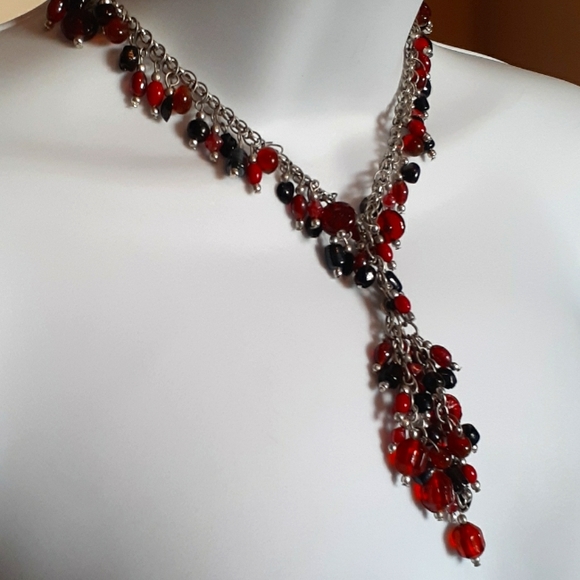 Vintage Red and Black Choker Necklace - Picture 4 of 7